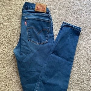 Levi’s 710 Super Skinny | Sz 29 / Sz 8